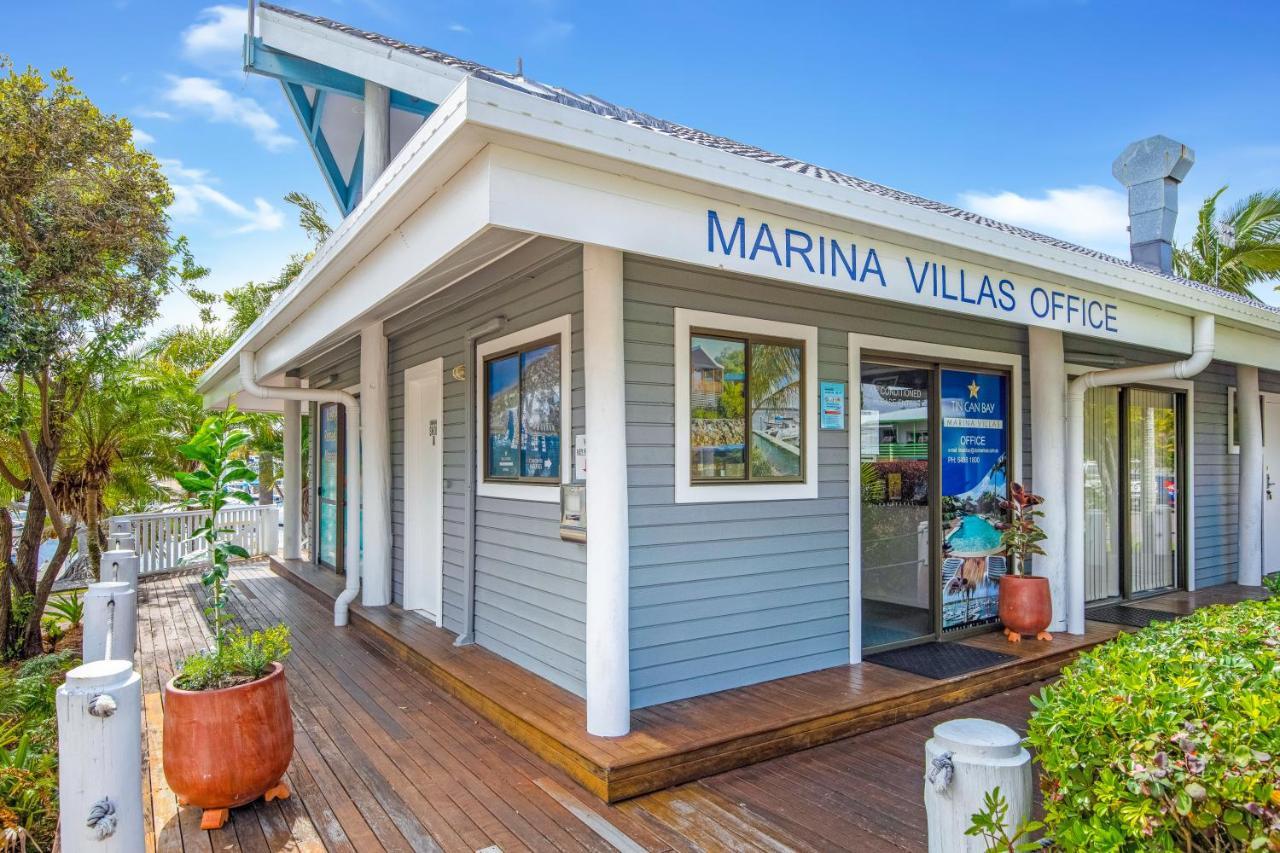 Tin Can Bay Marina Villas Buitenkant foto