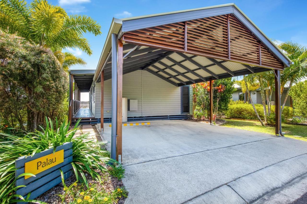 Tin Can Bay Marina Villas Buitenkant foto