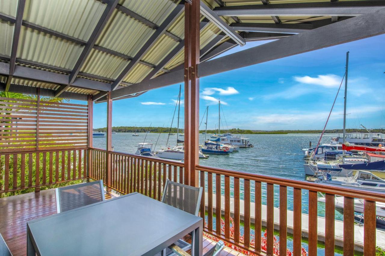 Tin Can Bay Marina Villas Buitenkant foto