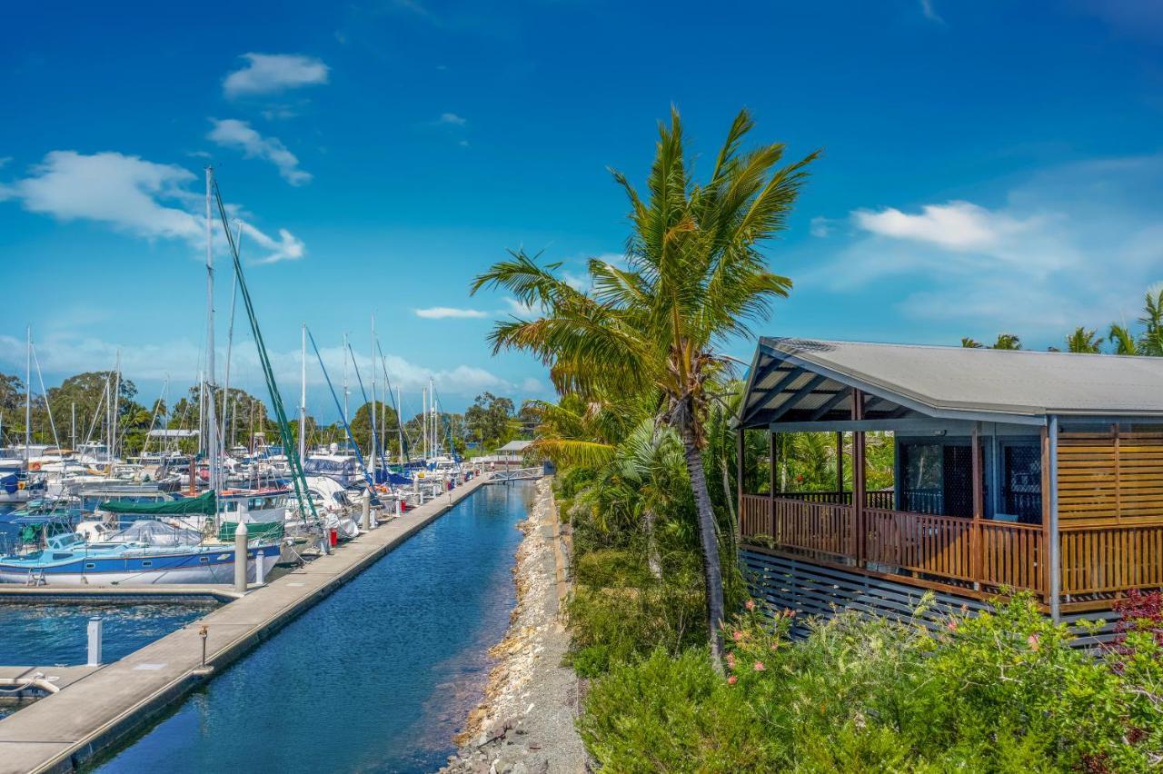 Tin Can Bay Marina Villas Buitenkant foto