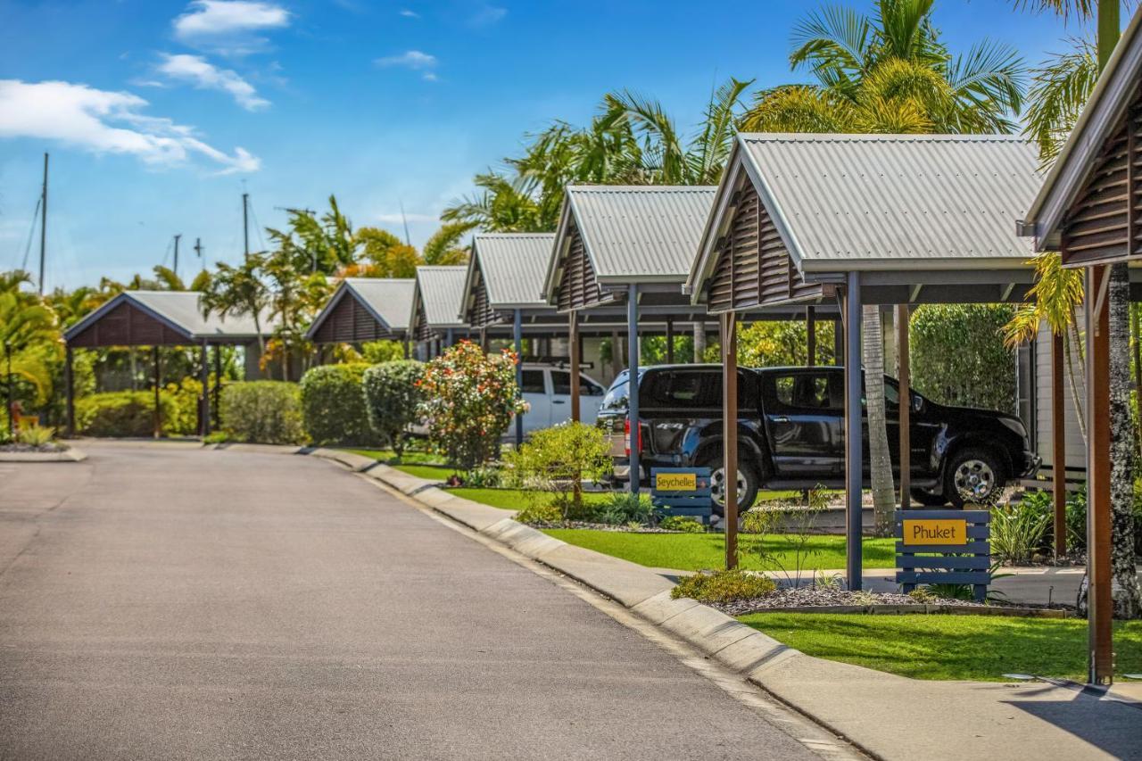 Tin Can Bay Marina Villas Buitenkant foto