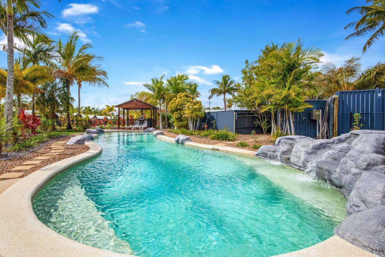 Tin Can Bay Marina Villas Buitenkant foto