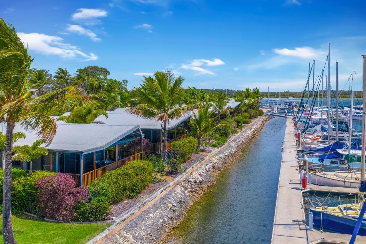 Tin Can Bay Marina Villas Buitenkant foto