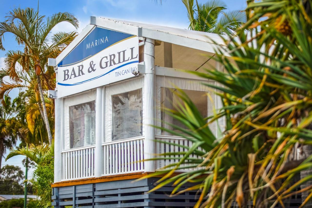 Tin Can Bay Marina Villas Buitenkant foto