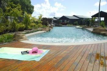 Tin Can Bay Marina Villas Buitenkant foto